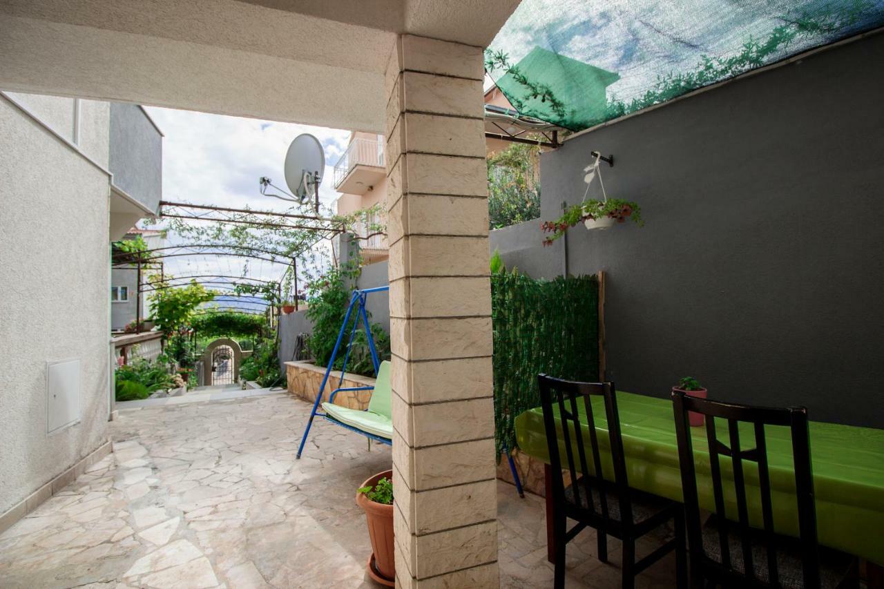 Mrkonjic Branko & Marija Apartmani Omiš Εξωτερικό φωτογραφία