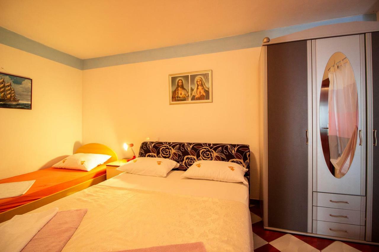 Mrkonjic Branko & Marija Apartmani Omiš Εξωτερικό φωτογραφία