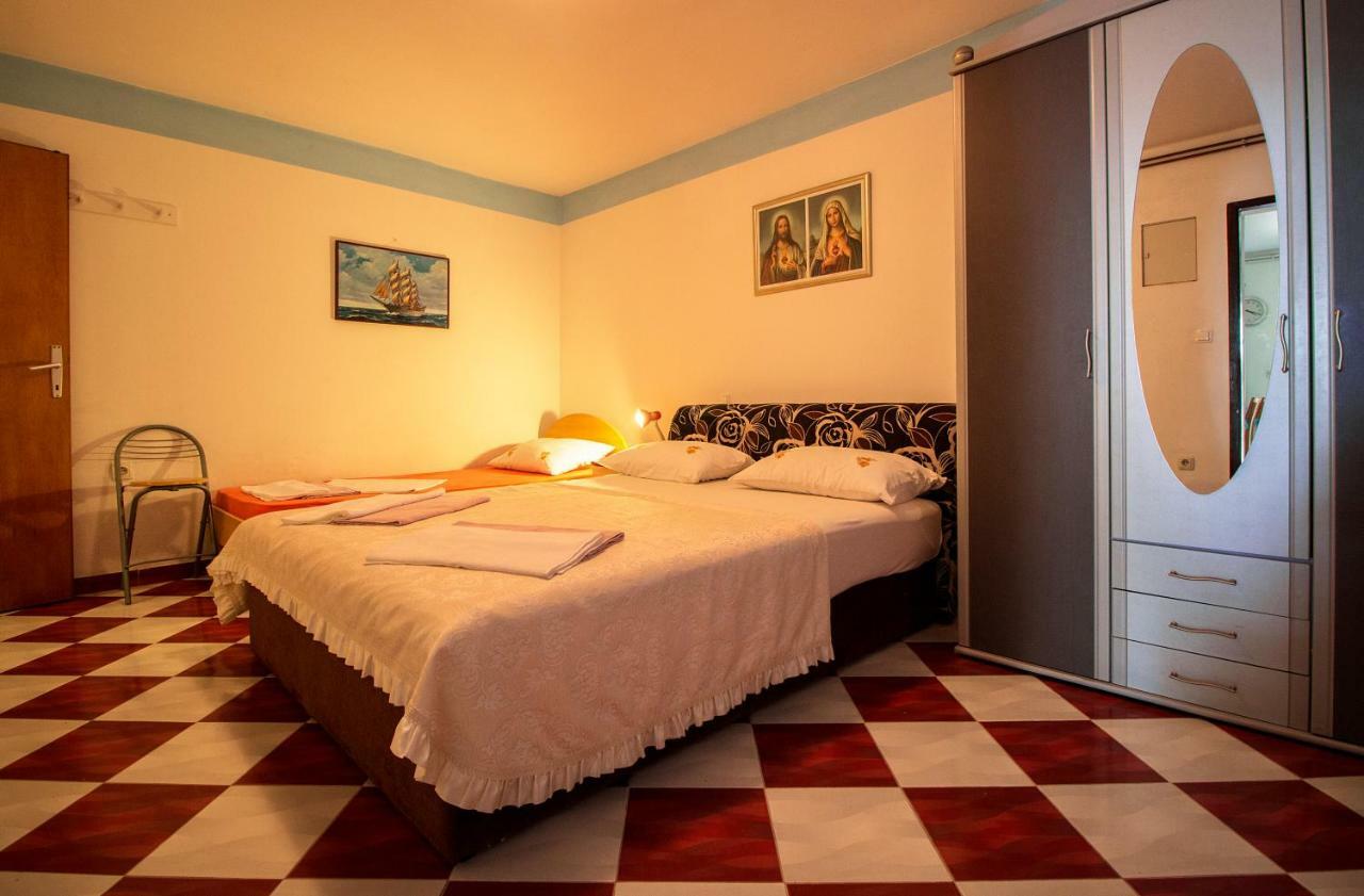 Mrkonjic Branko & Marija Apartmani Omiš Εξωτερικό φωτογραφία