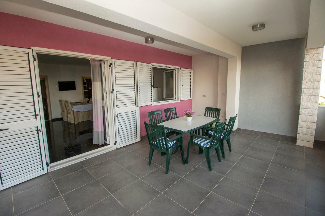 Mrkonjic Branko & Marija Apartmani Omiš Εξωτερικό φωτογραφία